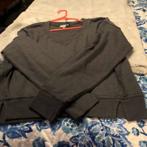 NWT Michael Stars Oxide Camila Crop V-Neck Sweatshirt - Picture 3 of 7